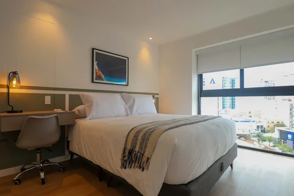 Scenic 2BR w/ Balcony & View in Miraflores