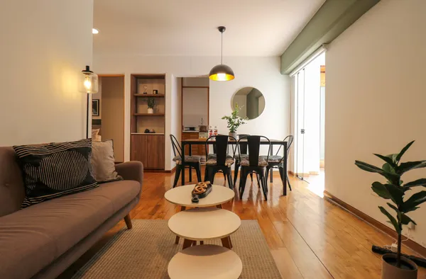 Warmwood & Bright 2BR in Miraflores