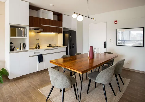 Spacious and Classy 2BR in Miraflores