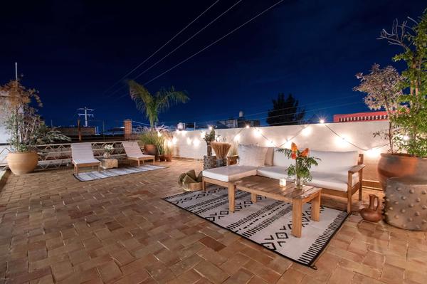 Stylish 6BR with Lovely Terrace