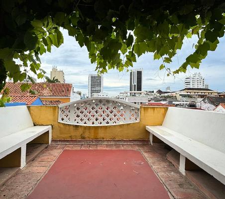 w *| Sensational 4BR House w/ pool in Cartagena