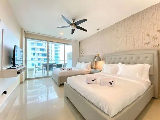 Stunning 2BR w/ pool n AC in Sunny Cartagena