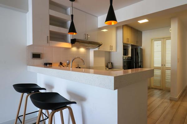 Elegant 2BR with Balcony in Miraflores