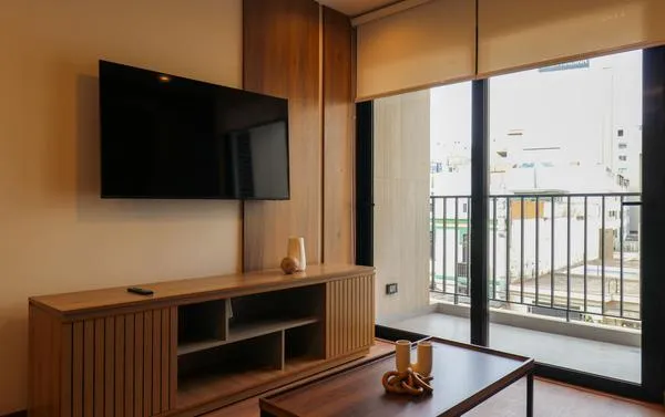 Lovely 2BR w/ Balcony  in Miraflores