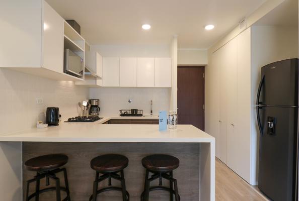 Classy 2BR with Balcony in Miraflores