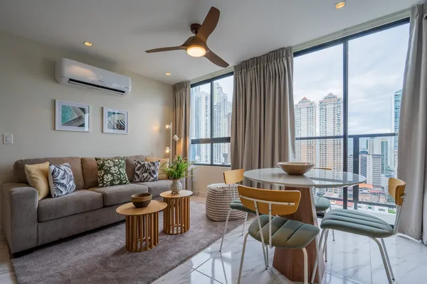 Bright 1BR on Calle 50 w/ View