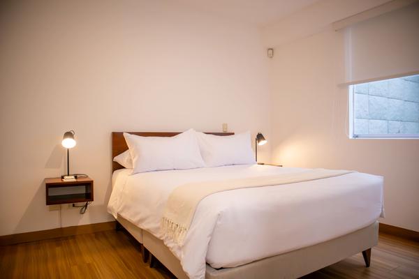 Striking 1BR in Miraflores
