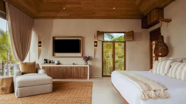 Luxury 8BR Oceanfront Villa w/ Infinity Pool