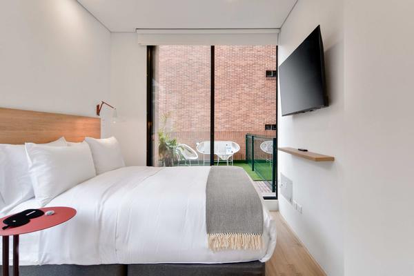 Trendy Loft w/ Terrace near Parque 93