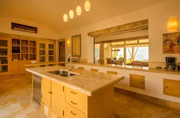 Elegant Oceanfront 5BR Villa w/ Amazing Pool