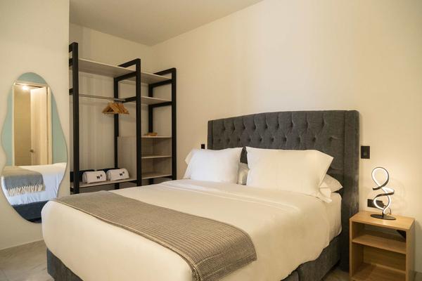 Modern 3BR AC Steps from Ciudad Amurallada