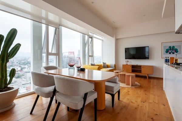 Deluxe 2BR w/ Pool & View in Condesa