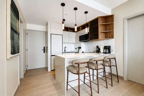 Chic 2BR w/ Balcony & AC in San Francisco