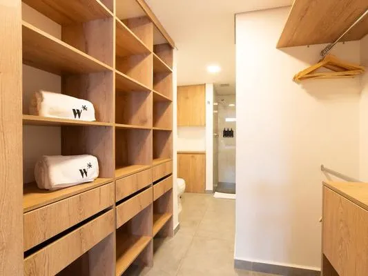 Laureles 2BR w/ City Views