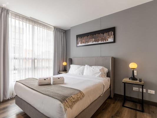 Stylish 2BR in Luxury Building in Chico