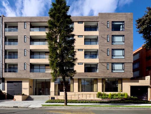 Polished Loft w/ Balcony in Santa Bárbara