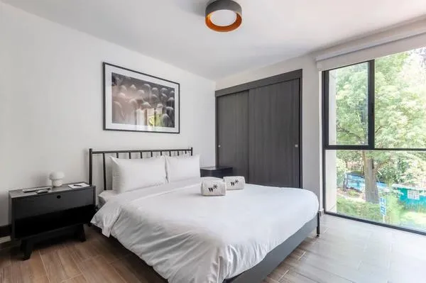 Refined 2BR w/ Balcony in Parque España