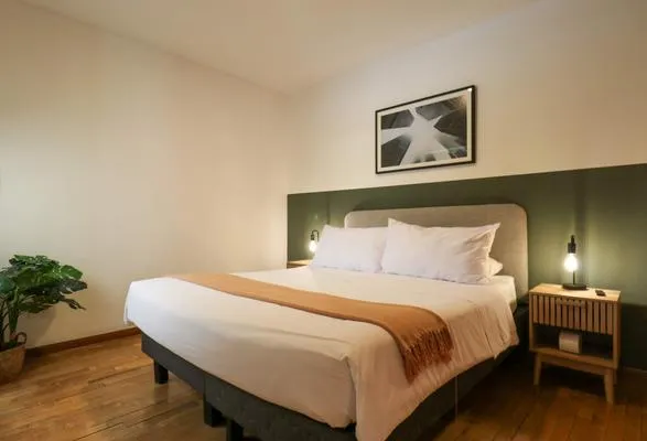 Warmwood & Bright 2BR in Miraflores