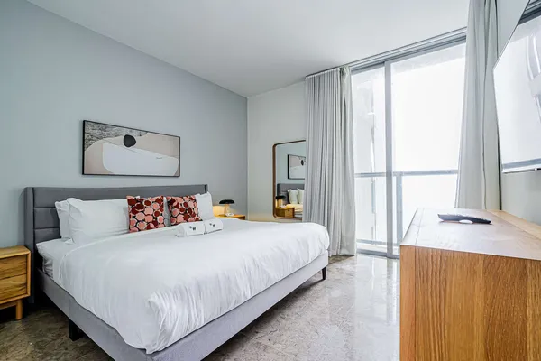 Luxury 1BR w/ Balcony & View in Marbella