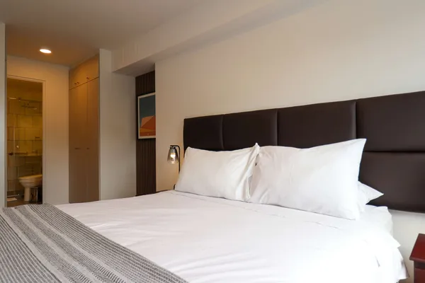 Stylish 2BR w/ Balcony & View in Miraflores