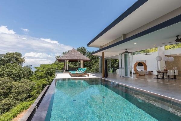 Expansive 5BR Villa w/ Ocean & Jungle Views