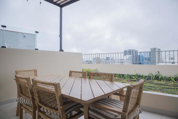 Majestic 2BR w/ Comfy Balcony Near Kennedy Park
