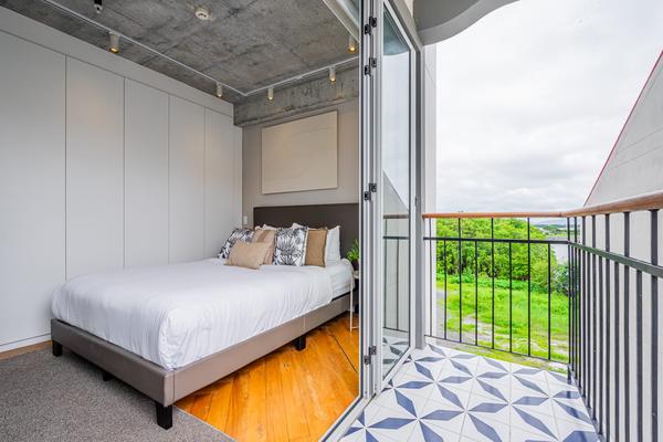 Divine 2BR in Plaza Herrera