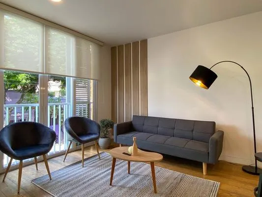 Bright 2BR Duplex with Balcony in Barranco
