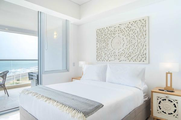 Lovely 1BR w/ Ocean View in Crespo
