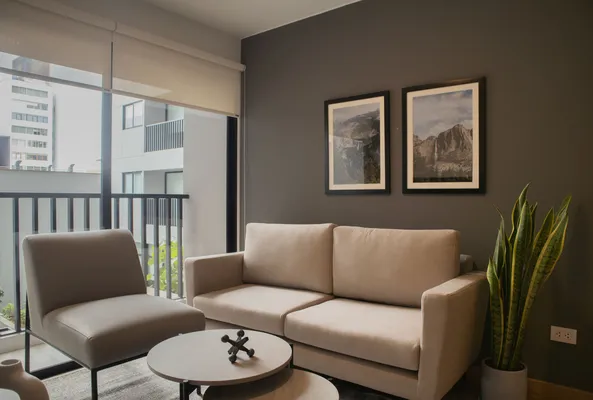 Prime 2BR w/ Balcony in Miraflores
