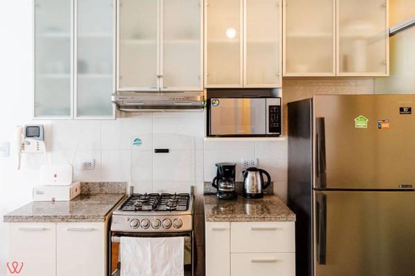 Trendy 2BR w/ Views Near the Malecon