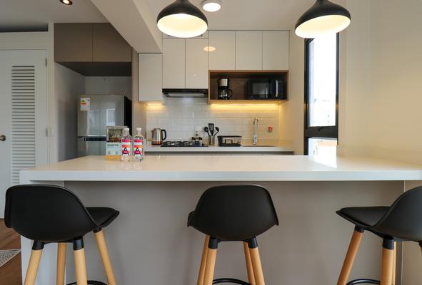 Engaging 2BR Retreat w/ Balcony in Miraflores