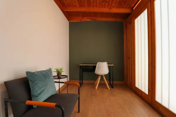 Warmwood & Bright 2BR in Miraflores