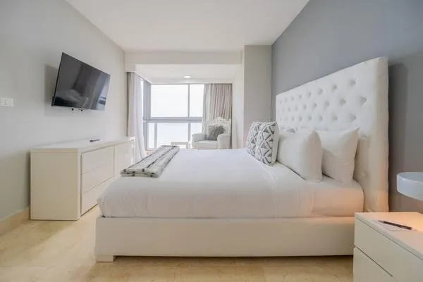 Harmonious 1BR in YOO