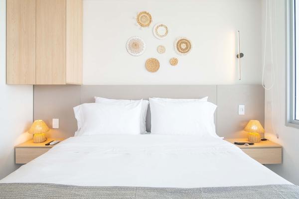 Elegant Beachview 1BR w/ Balcony in Crespo