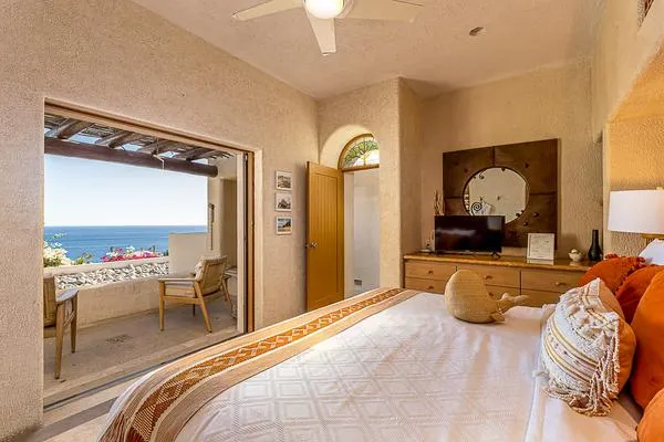 Chic 5BR Oceanview Villa w/ Pool in Pedregal