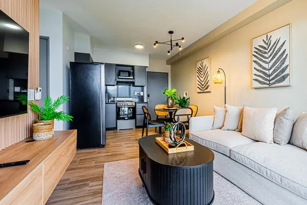 Stunning 2BR w/ Great Deco in Centriqo