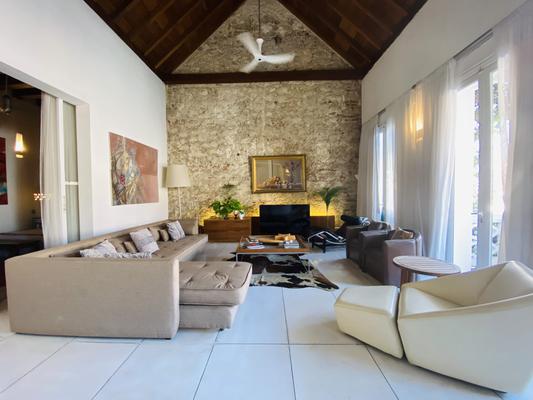 Colonial 5BR Home with Private Pool in Cartagena