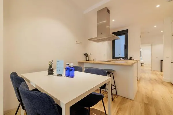 Elegant 2BR at Palacio Real