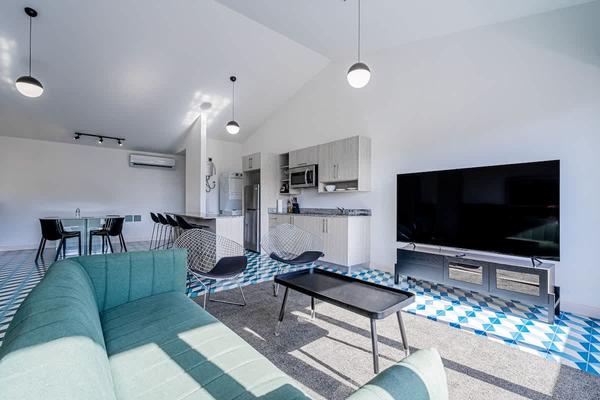 Amazing 2BR in Santa Ana