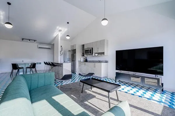 Captivating 2BR in Santa Ana