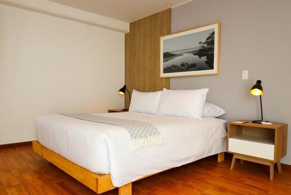 Majestic 3BR with Patio in Barranco