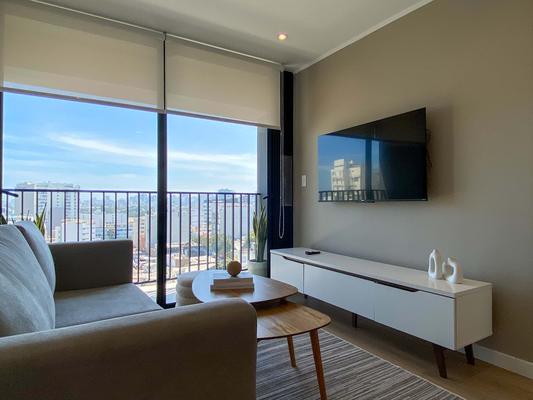 Cityview 2BR w/ Balcony in Miraflores