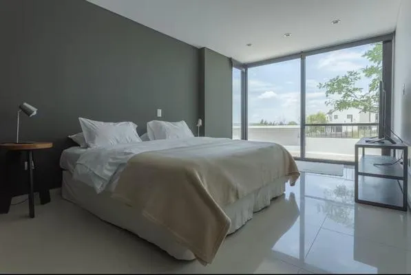 Modern 3BR House w/ Private Pool in Mendoza