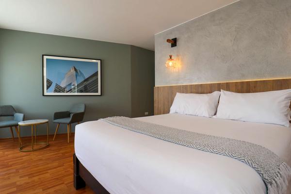 Relaxing 3BR Stay in Barranco w/ Balcony