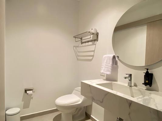 Impeccable Loft w/ Charming Terrace in CTG