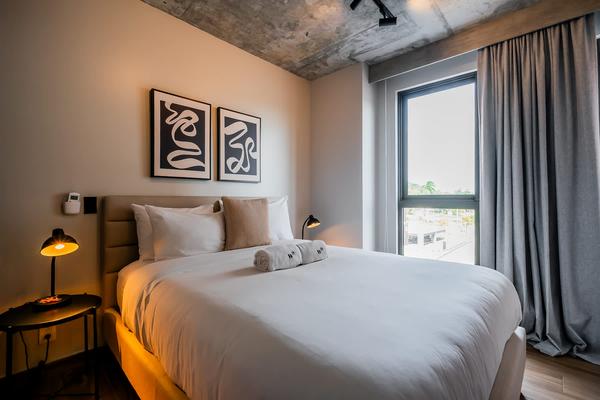 Sophisticated 1BR w/ Great Deco in Centriqo