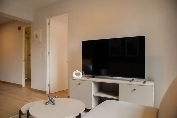 Prime 2BR w/ Balcony in Miraflores