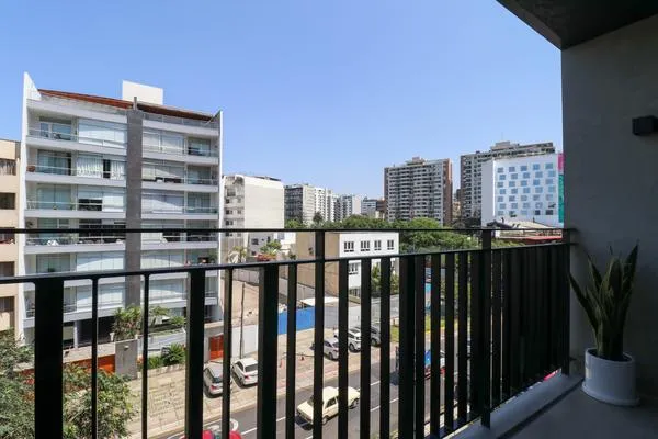 Engaging 2BR with Cozy Balcony in Miraflores