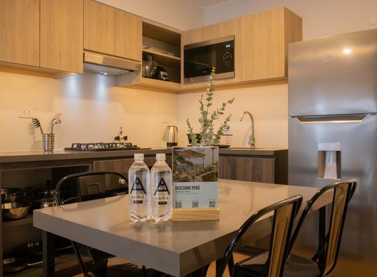 Comfy 1BR w/ Private Balcony in Miraflores